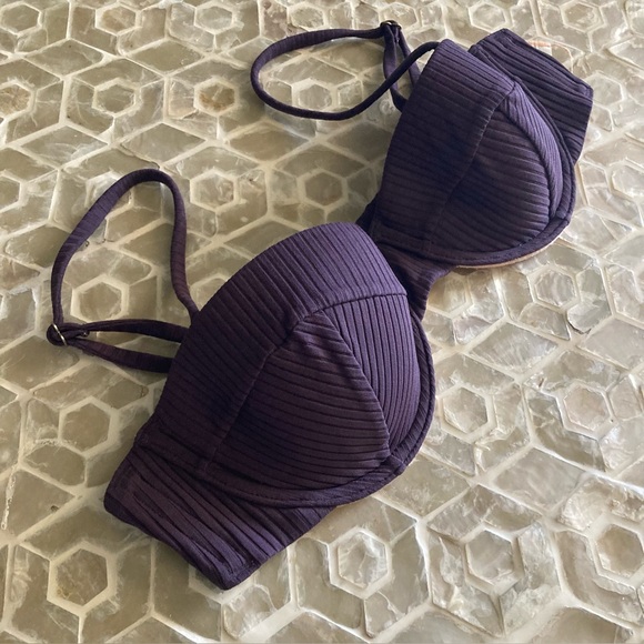 Madewell Ribbed Balconette Bikini Top & Hi-Waist bottoms in True Aubergine (S/M) - Picture 5 of 9